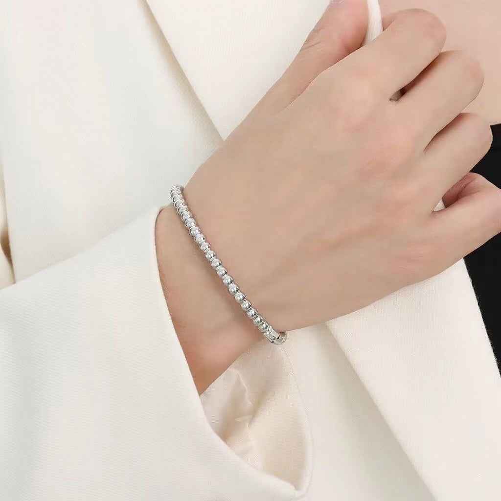Beautiful bracelets in different colors like silver, gold, rose gold and more!