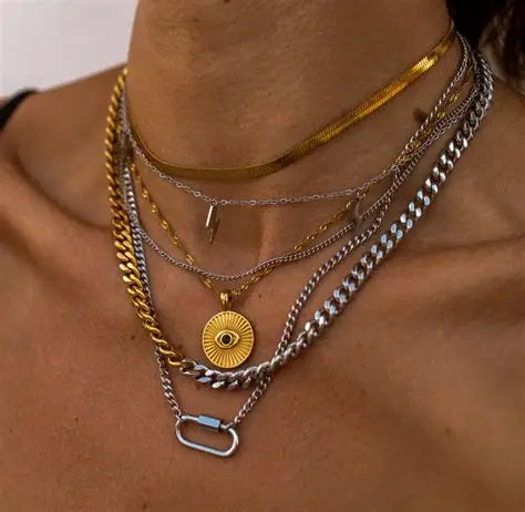 how to choose between gold and silver jewelry