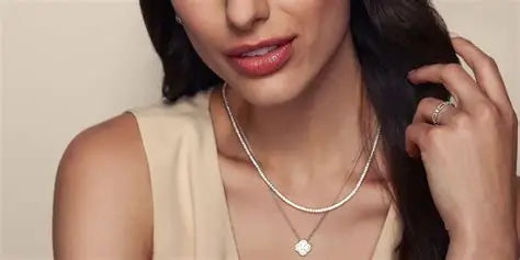 Silver or gold jewelry can both be worn on a neutral skin tone